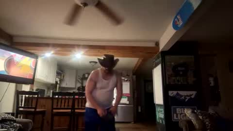 zach42104 online show from April 16, 2026, 4:02 am