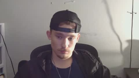 zachmcw25 online show from December 3, 2025, 1:35 am