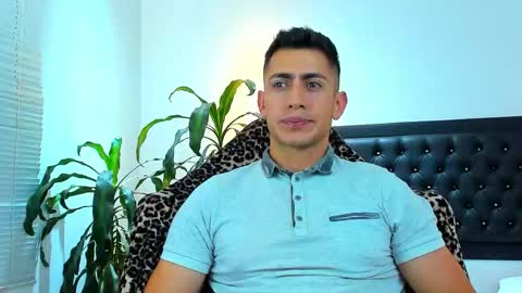 zachpri20 online show from September 16, 2025, 8:37 am