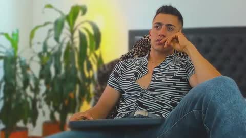 zachpri20 online show from October 2, 2025, 4:36 pm