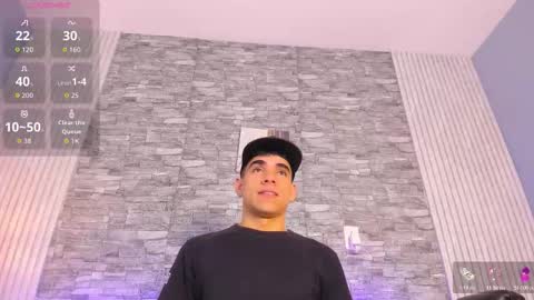 zack_joness10 online show from November 11, 2025, 3:06 am