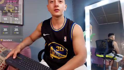 Snapshot of zack_miller24 chatting on February 17, 2025, 2:37 pm Zack online show from February 17, 2025, 2:37 pm