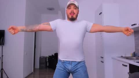 Snapshot of zackconnorsx chatting on February 15, 2026, 2:19 am Zack online show from February 15, 2026, 2:19 am