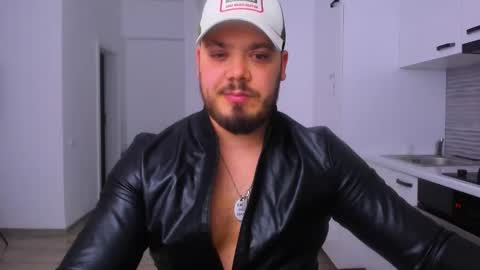 Snapshot of zackconnorsx chatting on February 15, 2026, 11:23 pm Zack online show from February 15, 2026, 11:23 pm