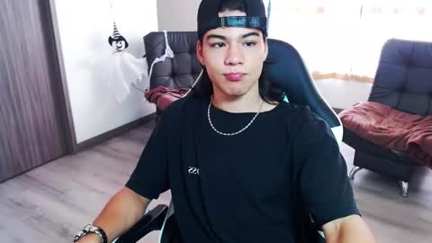 zackss_player online show from October 25, 2025, 2:46 pm