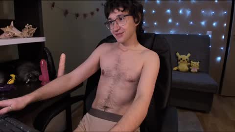 Snapshot of zackstivensen chatting on January 9, 2025, 12:03 am Zachary next stream on monday online show from January 9, 2025, 12:03 am