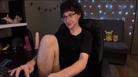 Snapshot of zackstivensen chatting on January 10, 2025, 11:39 pm Zachary next stream on monday online show from January 10, 2025, 11:39 pm