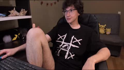 Snapshot of zackstivensen chatting on February 14, 2025, 12:09 am Zachary next stream on monday online show from February 14, 2025, 12:09 am