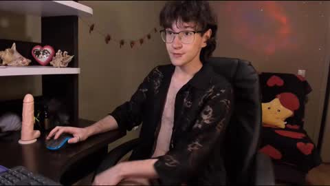 Snapshot of zackstivensen chatting on February 15, 2025, 2:37 am Zachary next stream on monday online show from February 15, 2025, 2:37 am