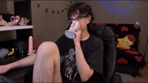 Snapshot of zackstivensen chatting on February 21, 2025, 12:05 am Zachary next stream on monday online show from February 21, 2025, 12:05 am