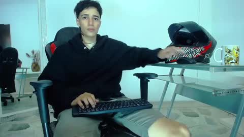 zack online show from December 4, 2024, 11:13 pm