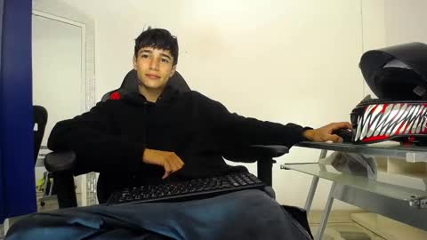 zack online show from December 19, 2024, 11:14 pm