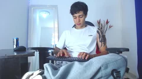 zack online show from February 4, 2025, 7:44 pm