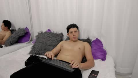 Snapshot of zaensdouglas chatting on April 16, 2026, 3:07 am zaensdouglas online show from April 16, 2026, 3:07 am