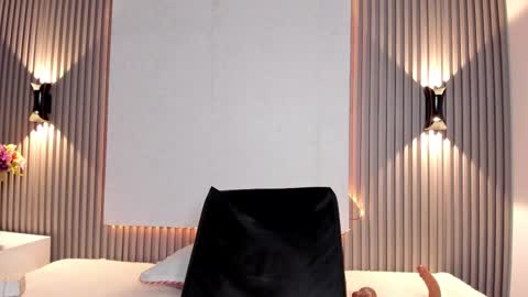 zafira online show from March 10, 2025, 2:59 pm