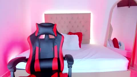 Snapshot of zafiro__brown chatting on October 4, 2025, 12:36 pm Zafiro Brown online show from October 4, 2025, 12:36 pm