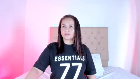 Snapshot of zafiro__brown chatting on October 29, 2025, 10:50 am Zafiro Brown online show from October 29, 2025, 10:50 am