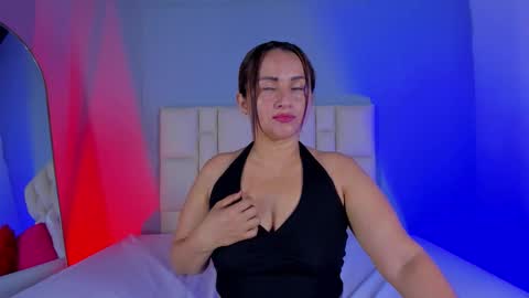 Snapshot of zafiro__brown chatting on February 4, 2026, 12:22 pm Zafiro Brown online show from February 4, 2026, 12:22 pm