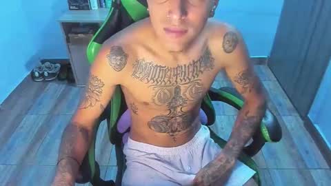 BiG Zafiro online show from December 3, 2025, 12:03 pm