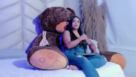 zahara_2005 online show from January 19, 2026, 12:31 pm