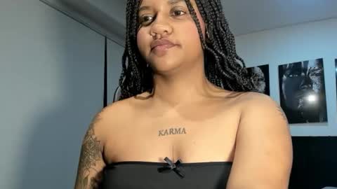 zahra_rose online show from October 13, 2025, 9:42 am