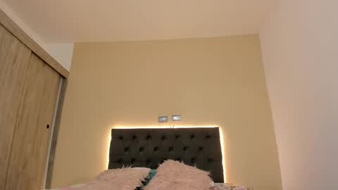 zahra_rose online show from November 7, 2025, 7:47 pm