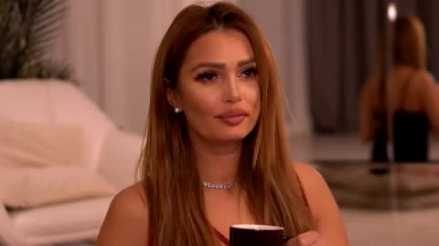 Zaira online show from November 14, 2025, 5:17 am