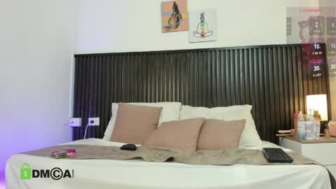 zaira online show from April 11, 2026, 12:20 pm