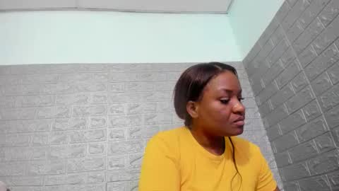 Snapshot of zamara__ chatting on April 24, 2026, 2:36 am Zamara online show from April 24, 2026, 2:36 am