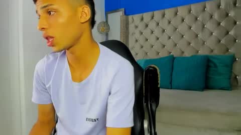 Snapshot of zan_shellby chatting on November 8, 2025, 12:22 am zan_shellby online show from November 8, 2025, 12:22 am