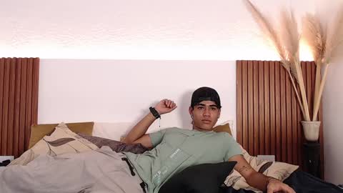 Zander online show from December 21, 2024, 5:51 pm