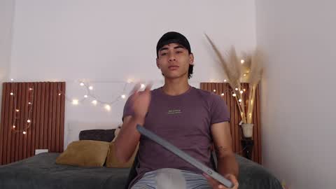 Zander online show from December 29, 2024, 1:06 pm