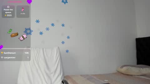 Zandra online show from December 20, 2024, 8:01 pm