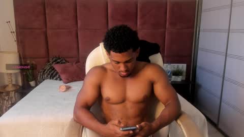 Zane Lux online show from March 9, 2025, 1:48 pm