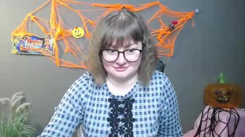 zannadreil online show from October 31, 2025, 7:26 pm