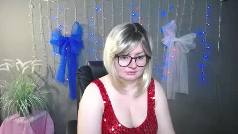 zannadreil online show from December 1, 2025, 7:19 pm