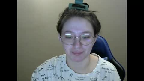 Snapshot of zara_golden chatting on February 10, 2025, 3:03 am chaturcum online show from February 10, 2025, 3:03 am