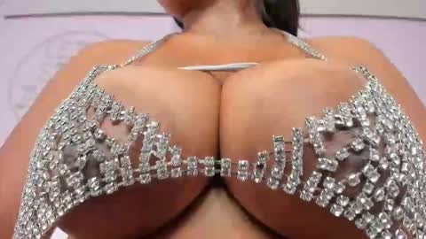 zara lopez online show from November 22, 2025, 7:35 pm