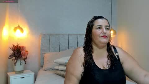 Snapshot of zara_milf_ chatting on February 5, 2026, 12:10 pm zara online show from February 5, 2026, 12:10 pm