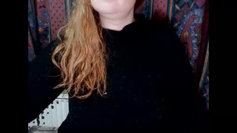 Snapshot of zara_red chatting on December 19, 2024, 4:23 am Kate. if im not here im here foxy red333 online show from December 19, 2024, 4:23 am