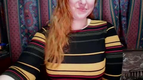 Snapshot of zara_red chatting on January 22, 2025, 2:35 pm Kate. if im not here im here foxy red333 online show from January 22, 2025, 2:35 pm