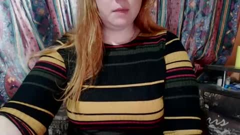 Snapshot of zara_red chatting on January 24, 2025, 10:43 am Kate. if im not here im here foxy red333 online show from January 24, 2025, 10:43 am