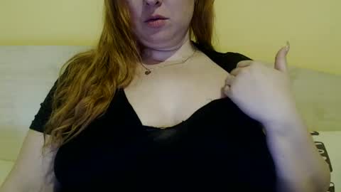 Snapshot of zara_red chatting on February 24, 2025, 5:43 am Kate. if im not here im here foxy red333 online show from February 24, 2025, 5:43 am