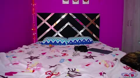 ZARA ANYELINA online show from February 24, 2025, 3:53 pm