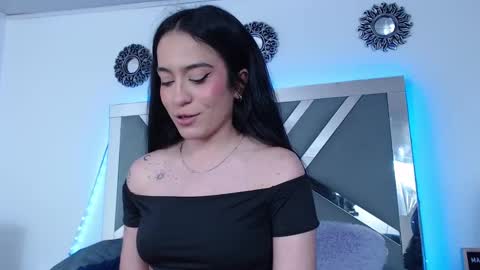 zaradames_ online show from January 13, 2025, 8:37 am