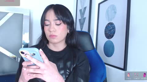 zaradames_ online show from February 19, 2025, 3:50 am