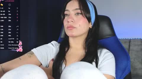 zaradames_ online show from February 17, 2026, 3:36 am