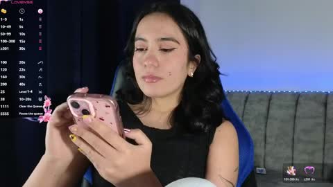 zaradames_ online show from June 4, 2026, 5:02 am
