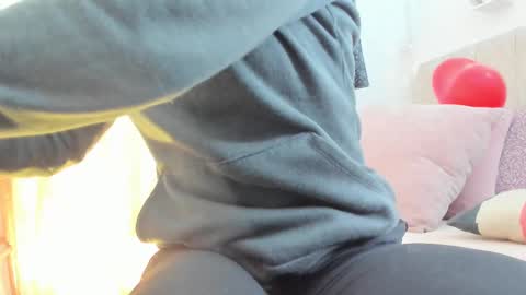 Zara . online show from March 6, 2025, 12:09 pm