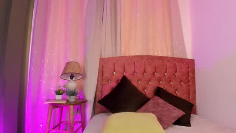 Zara . online show from September 22, 2025, 4:09 pm